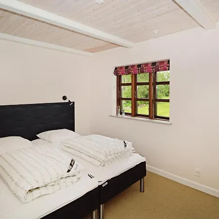 5 Bedroom Stunning Home In Stakroge *