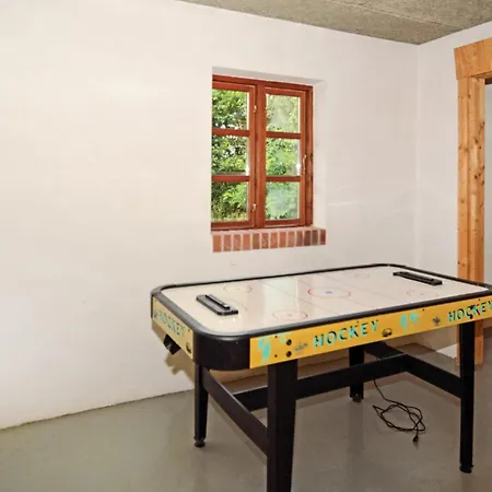 Holiday home 5 Bedroom Stunning In Stakroge Knaplund