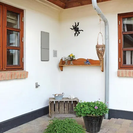 Holiday home 5 Bedroom Stunning In Stakroge *