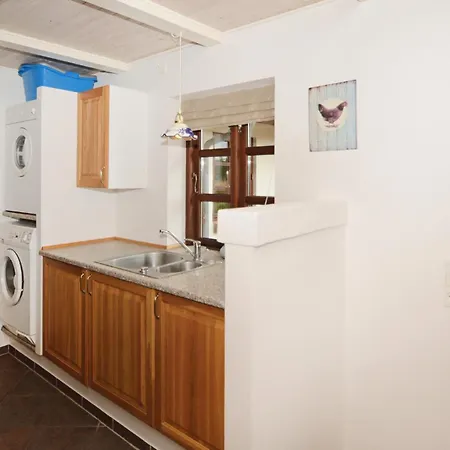 5 Bedroom Stunning Home In Stakroge Ferienhaus